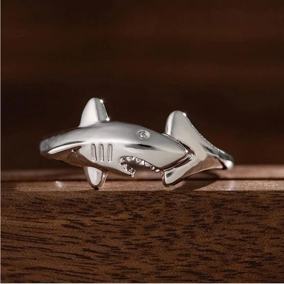 Shark Ring womens size 9 ring - Picture 1 of 3
